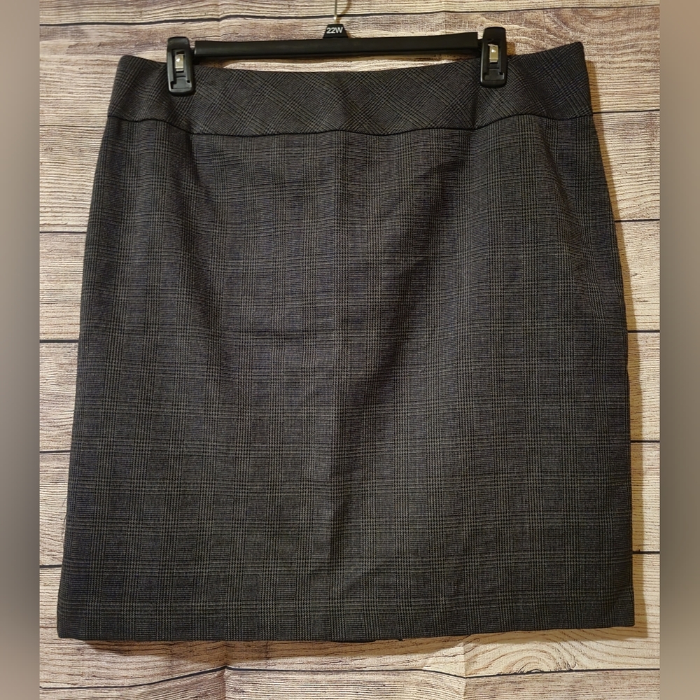 212 Women's skirt